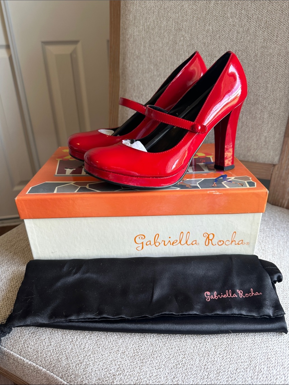 Women’s Gabriella Rocha Red Patent Mary Jane platform Heels size 7